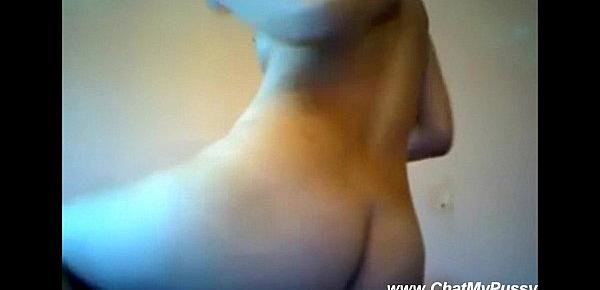  Cute Girl Moving And Dildoing Sexy On Webcamchat